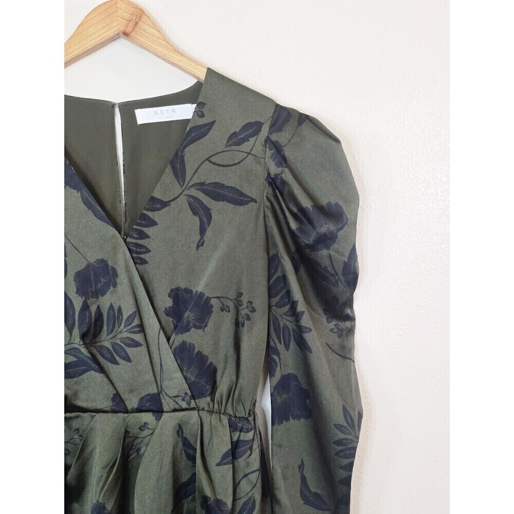 ASTR The Label Jocelyn Green Olive Floral Mini Dress Small Puff Sleeve V Neck - Picture 3 of 12